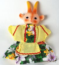 Мягкая игрушка на руку "Коза" (25 см)